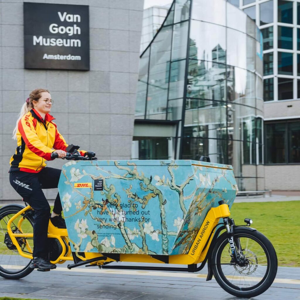 Urban Arrow DHL bike